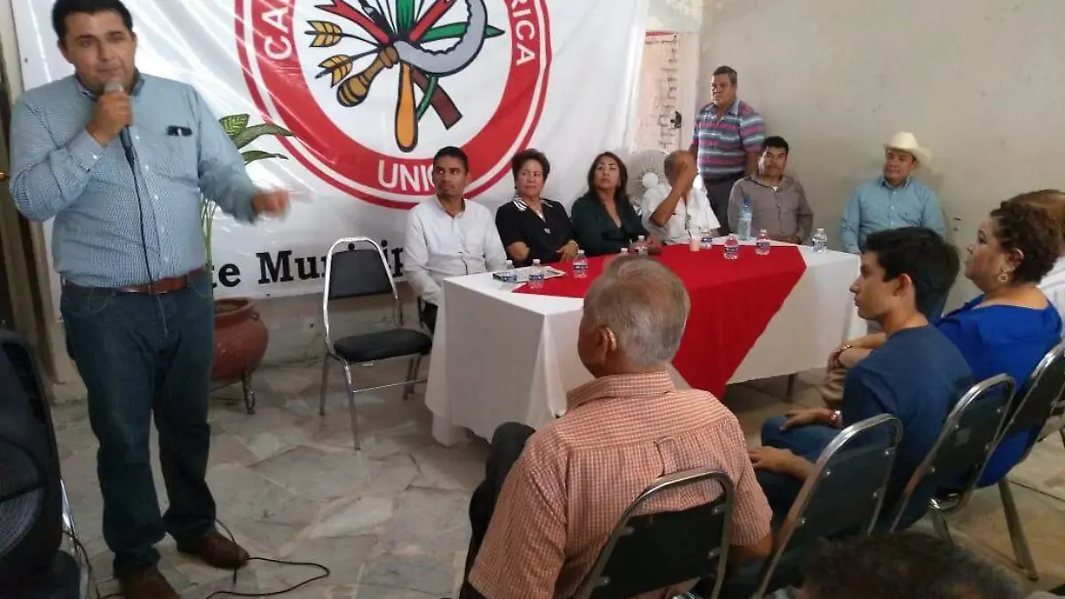 14 Regidora lerdense rinde informe de actividades